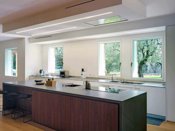 SKYLINE WINDOW - Wooden casement window by CARMINATI SERRAMENTI - view 2